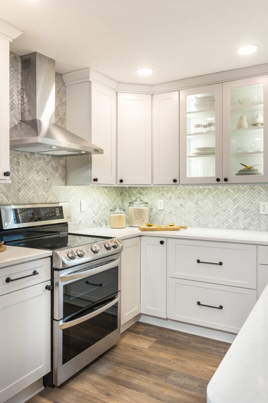 White kitchen cabinets