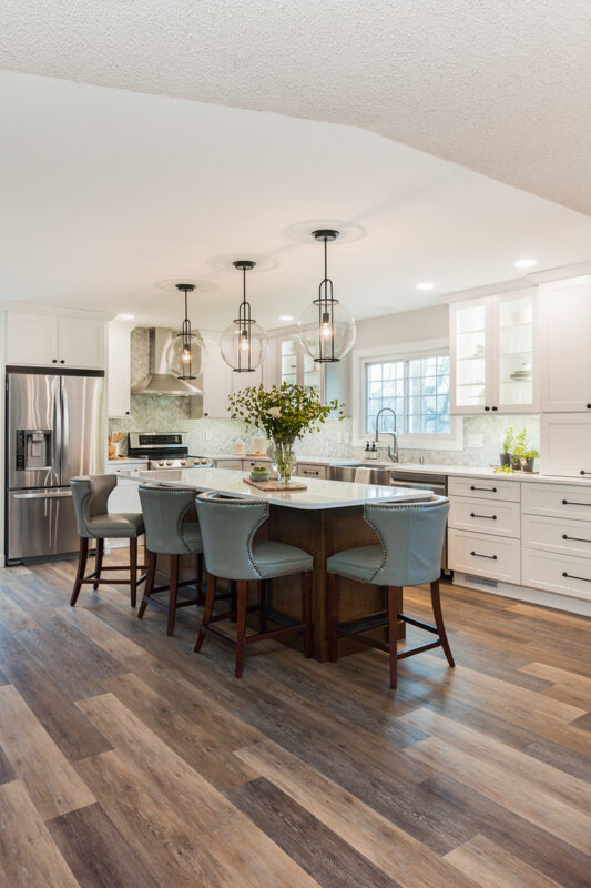 dark stained and White kitchen cabinets