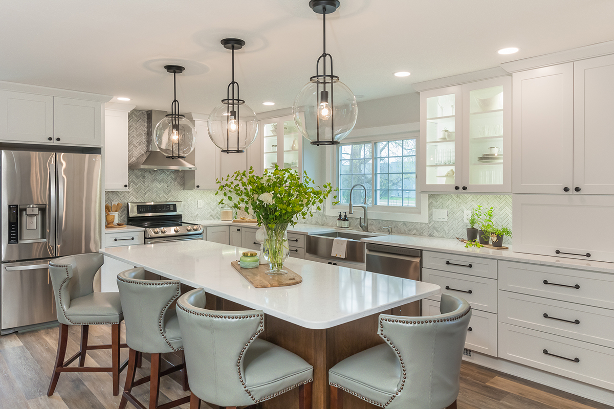 dark stained and White kitchen cabinets