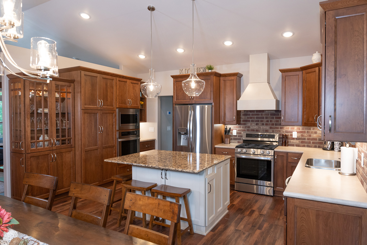 White and Warm stained kitchen cabinets