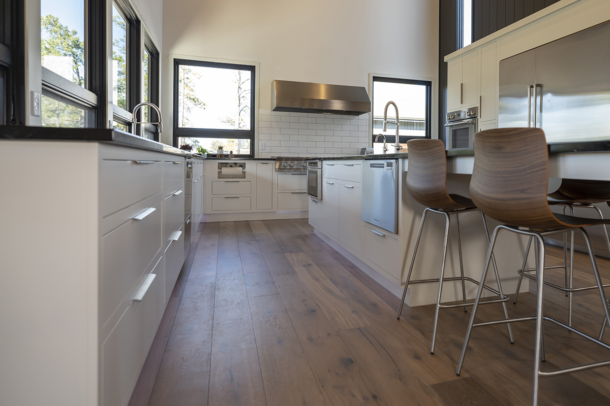 White kitchen cabinets