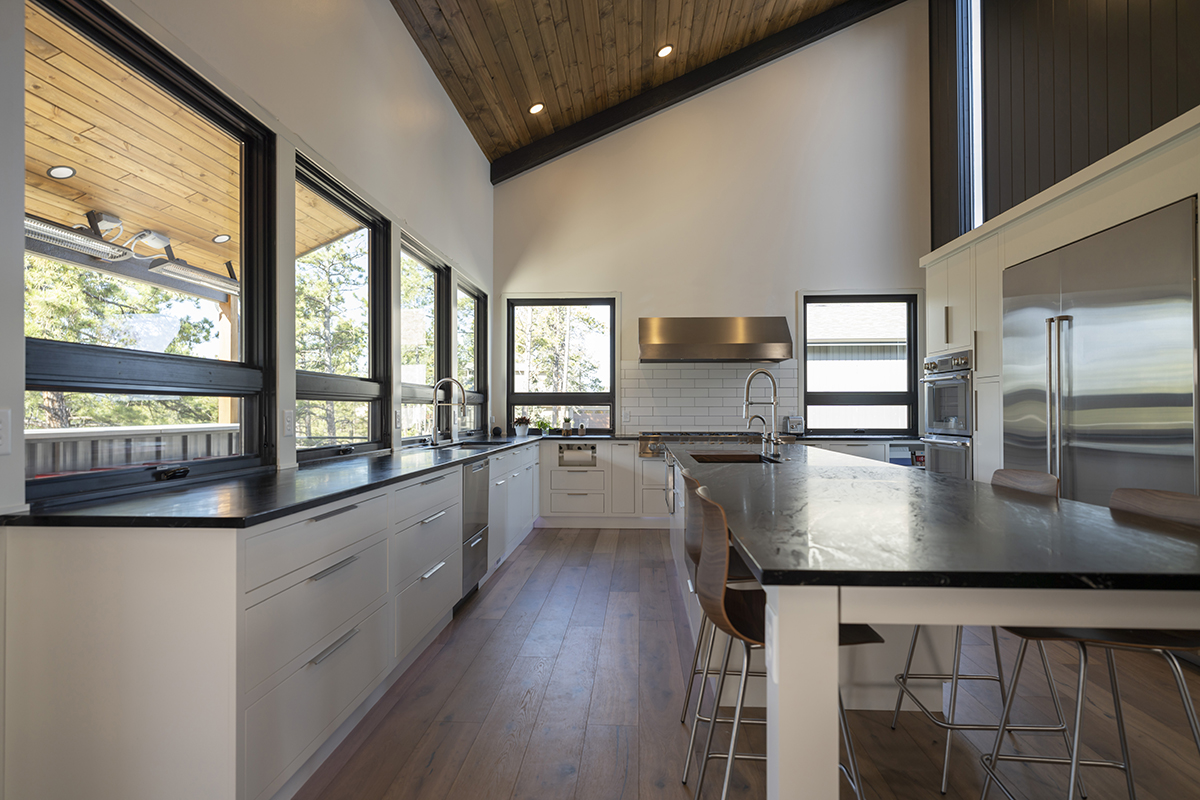 White kitchen cabinets