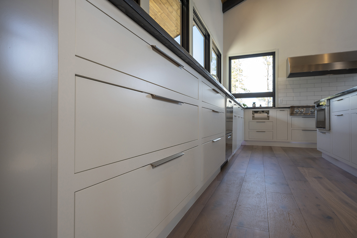 White kitchen cabinets