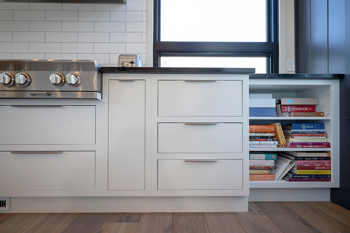 White kitchen cabinets