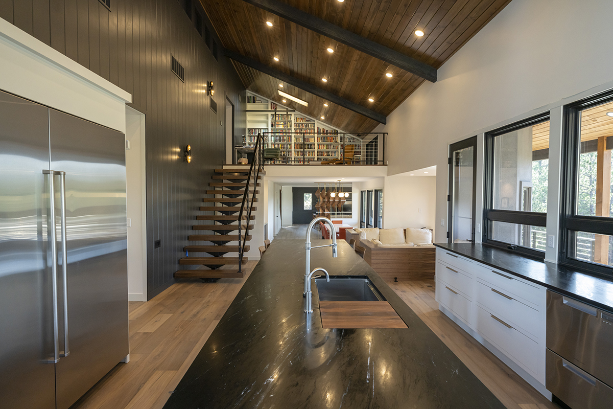 White kitchen cabinets