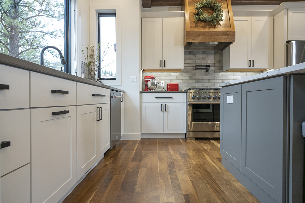 White and gray kitchen cabinets