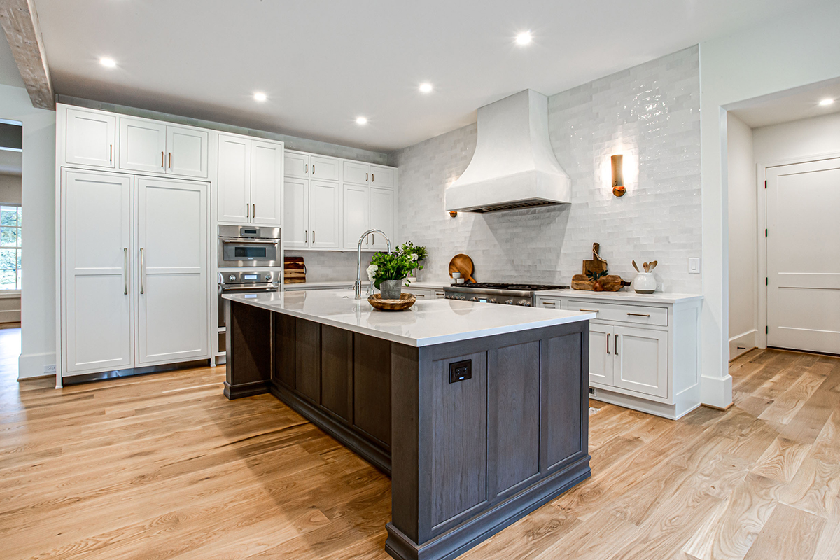 dark stained and White kitchen cabinets