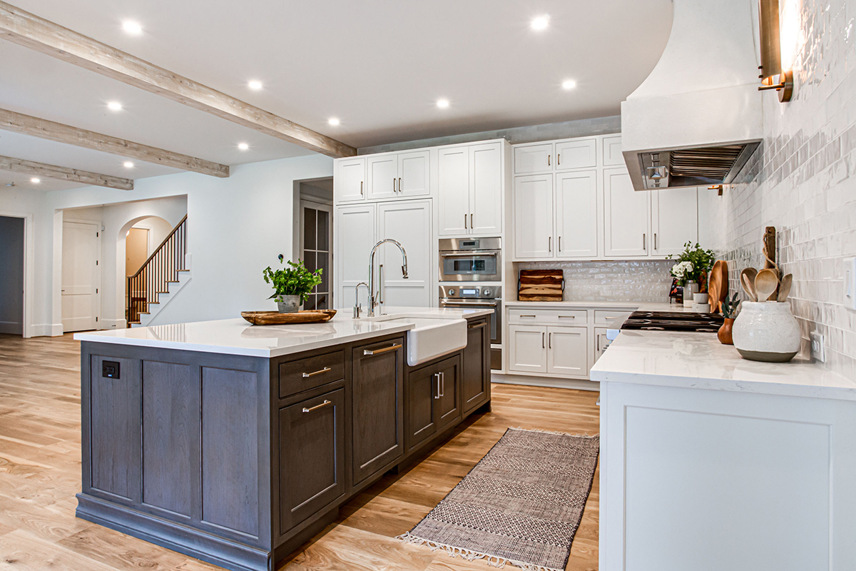 dark stained and White kitchen cabinets