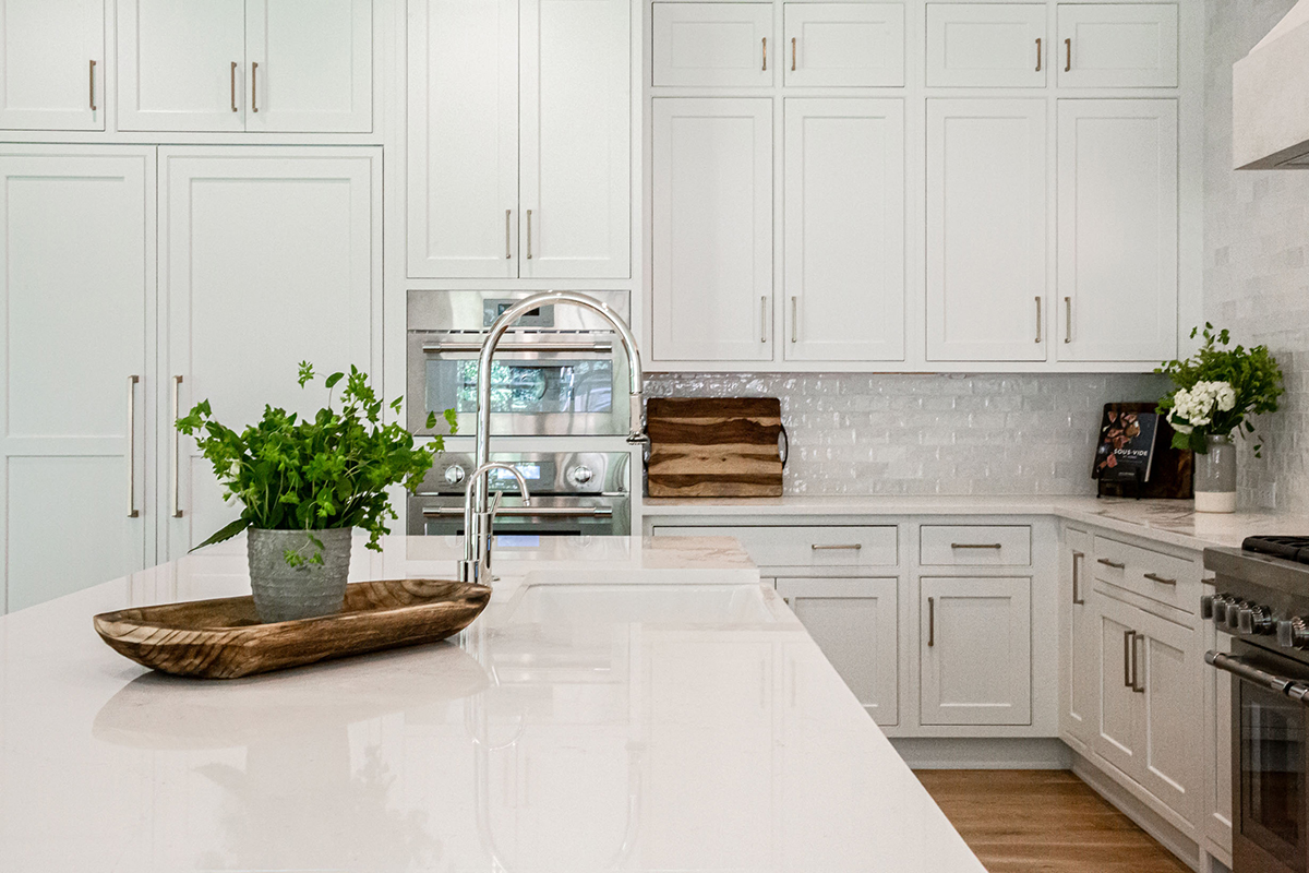 White kitchen cabinets