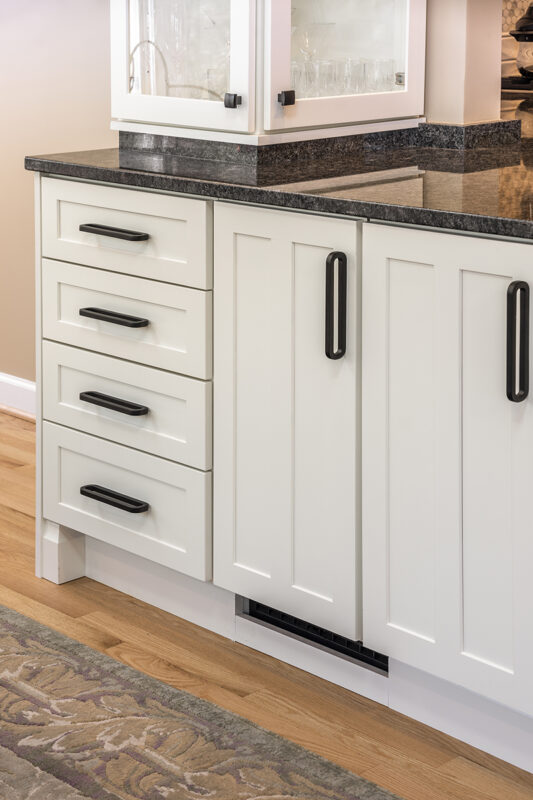 White kitchen cabinets