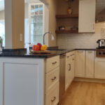 white kitchen cabinets