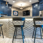 A detailed view of the underbar wavy pattern.
