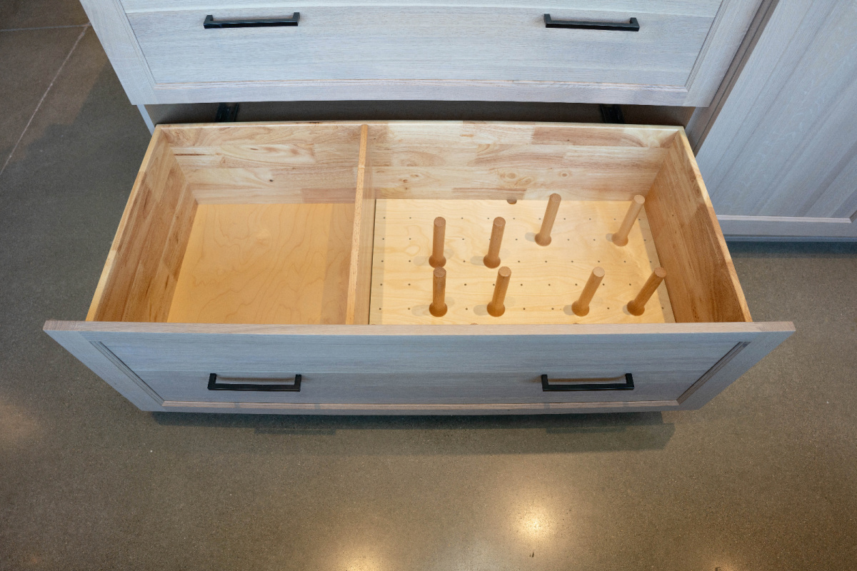 Kitchen with Pampas stain