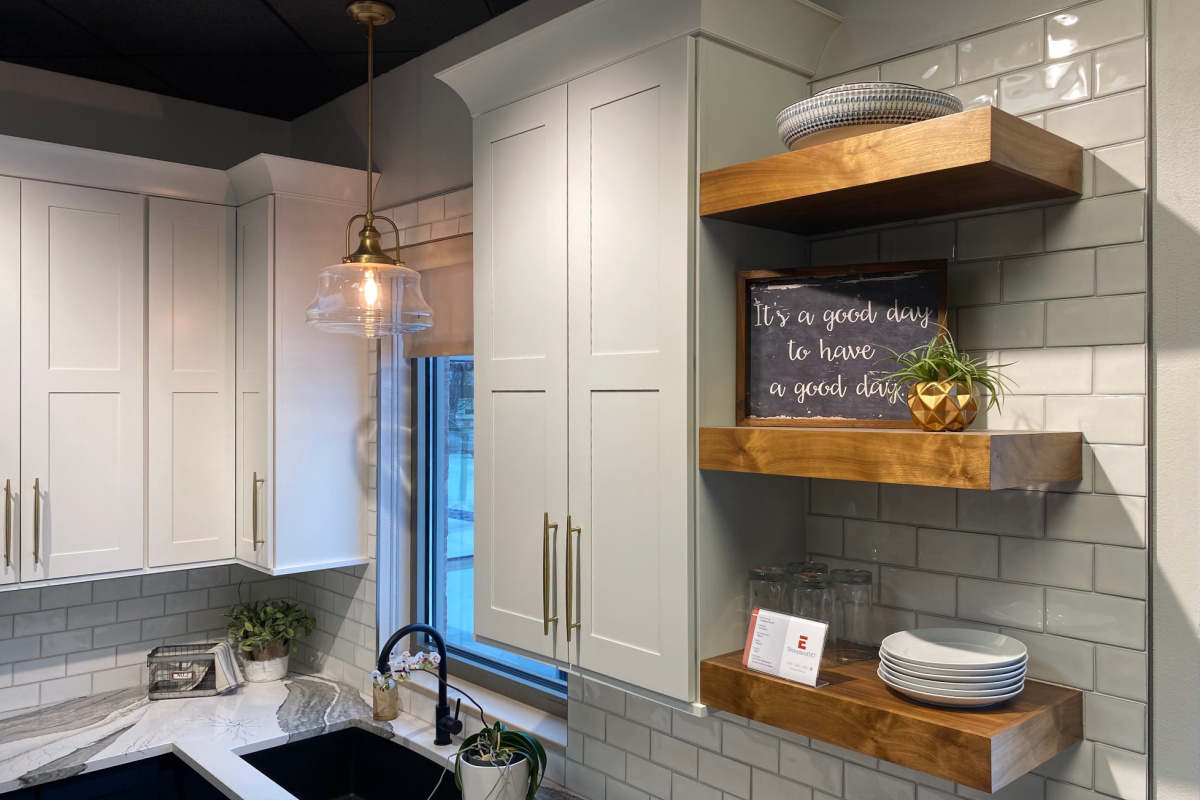 Dark Night White White Dove Kitchen Showroom Display