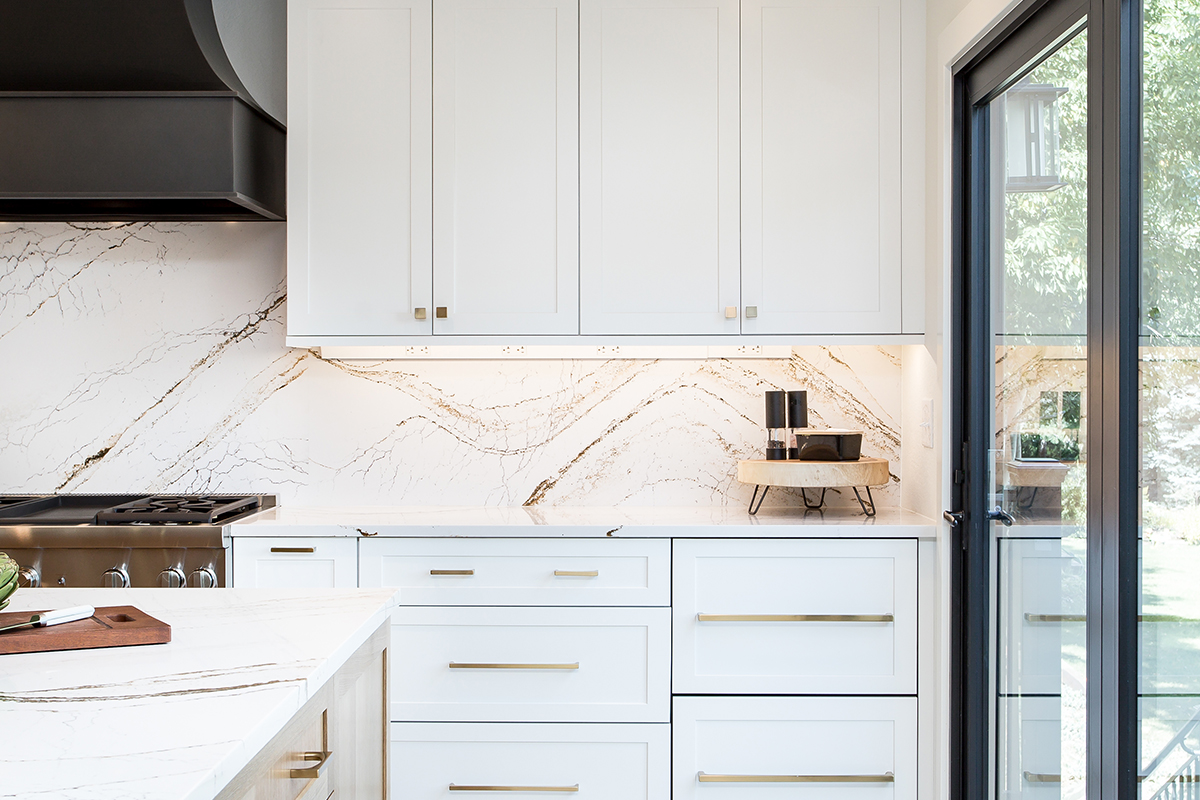 white kitchen cabinets