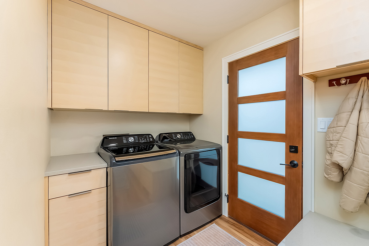 Light maple contemporary kitchen.