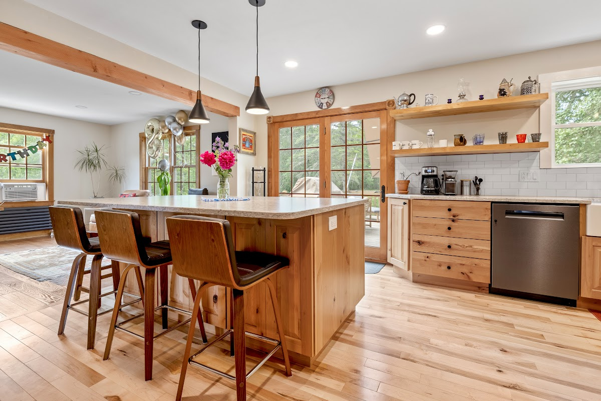 Rustic Alder Natural kitchen