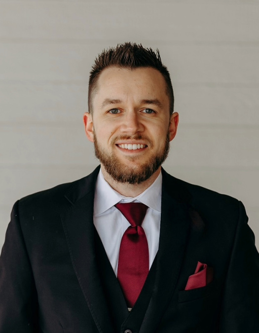 Urbandale designer, Luke Hersom headshot photo