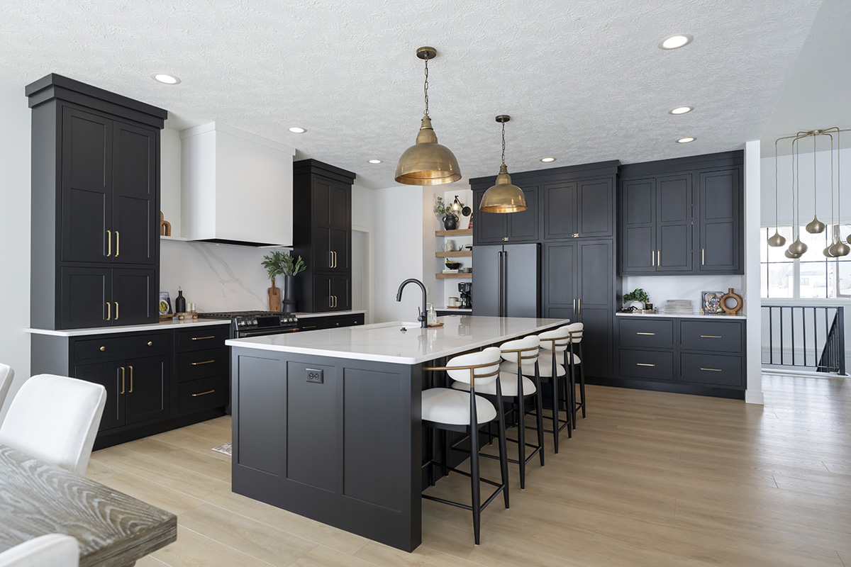 Black kitchen cabinets