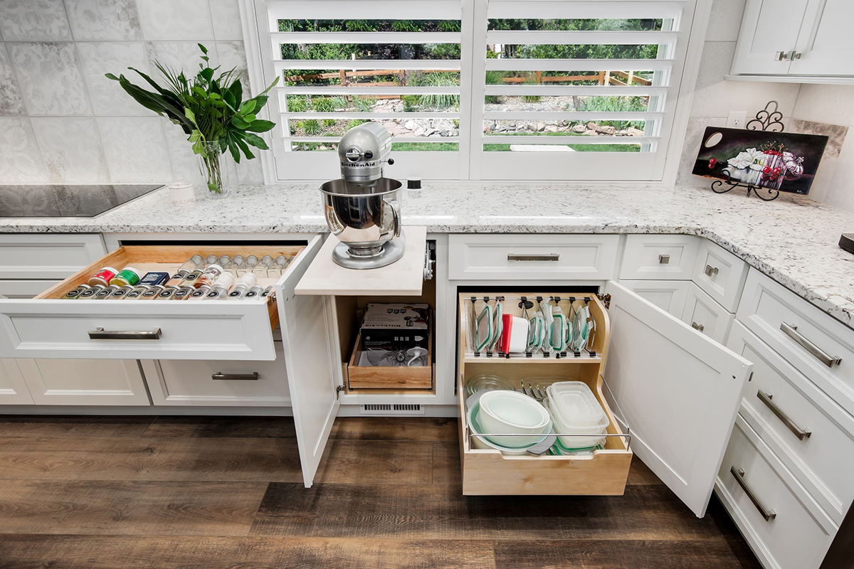 White and blue kitchen cabinets